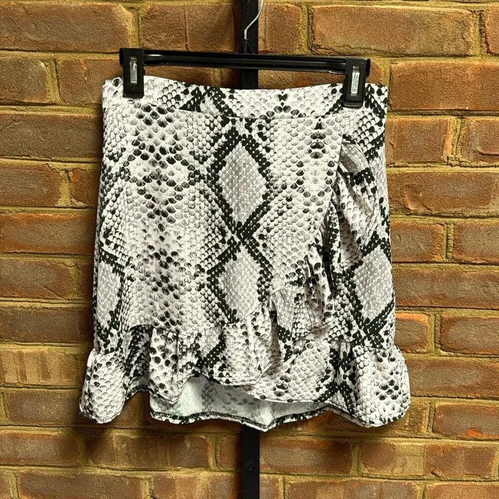 Pretty Little Thing Women’s Snakeskin Faux Wrap Skirt Size 6 NEW
